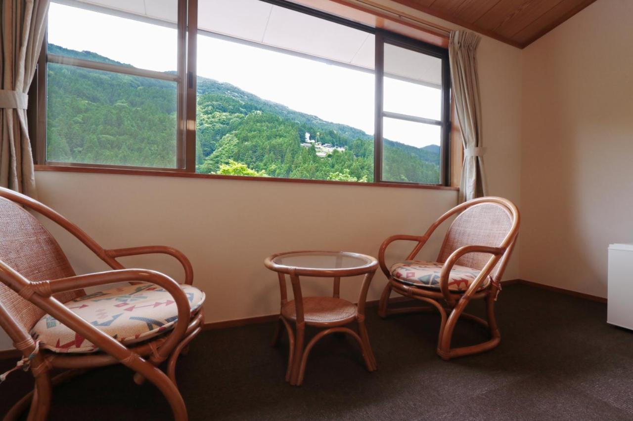 Kazuraya Hotel Miyoshi  Eksteriør billede