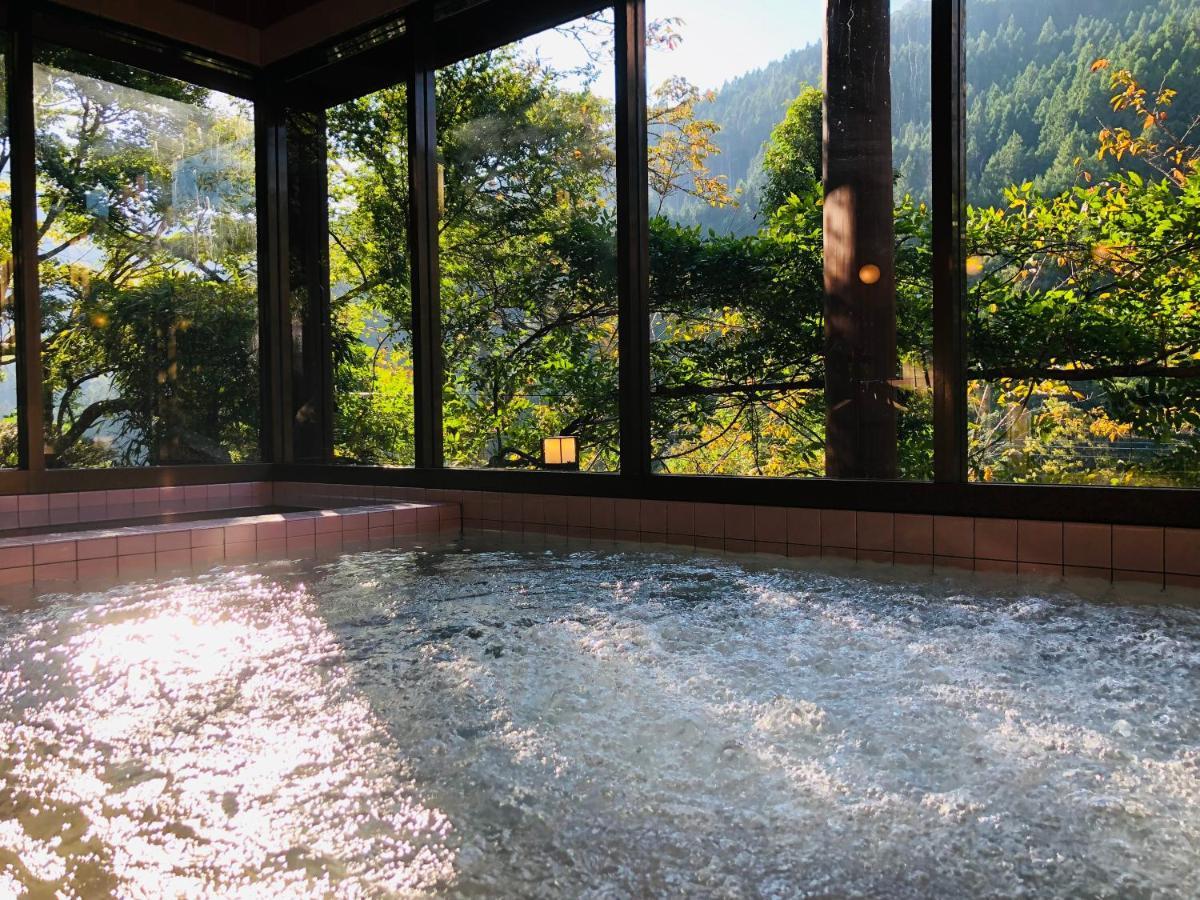 Kazuraya Hotel Miyoshi  Eksteriør billede