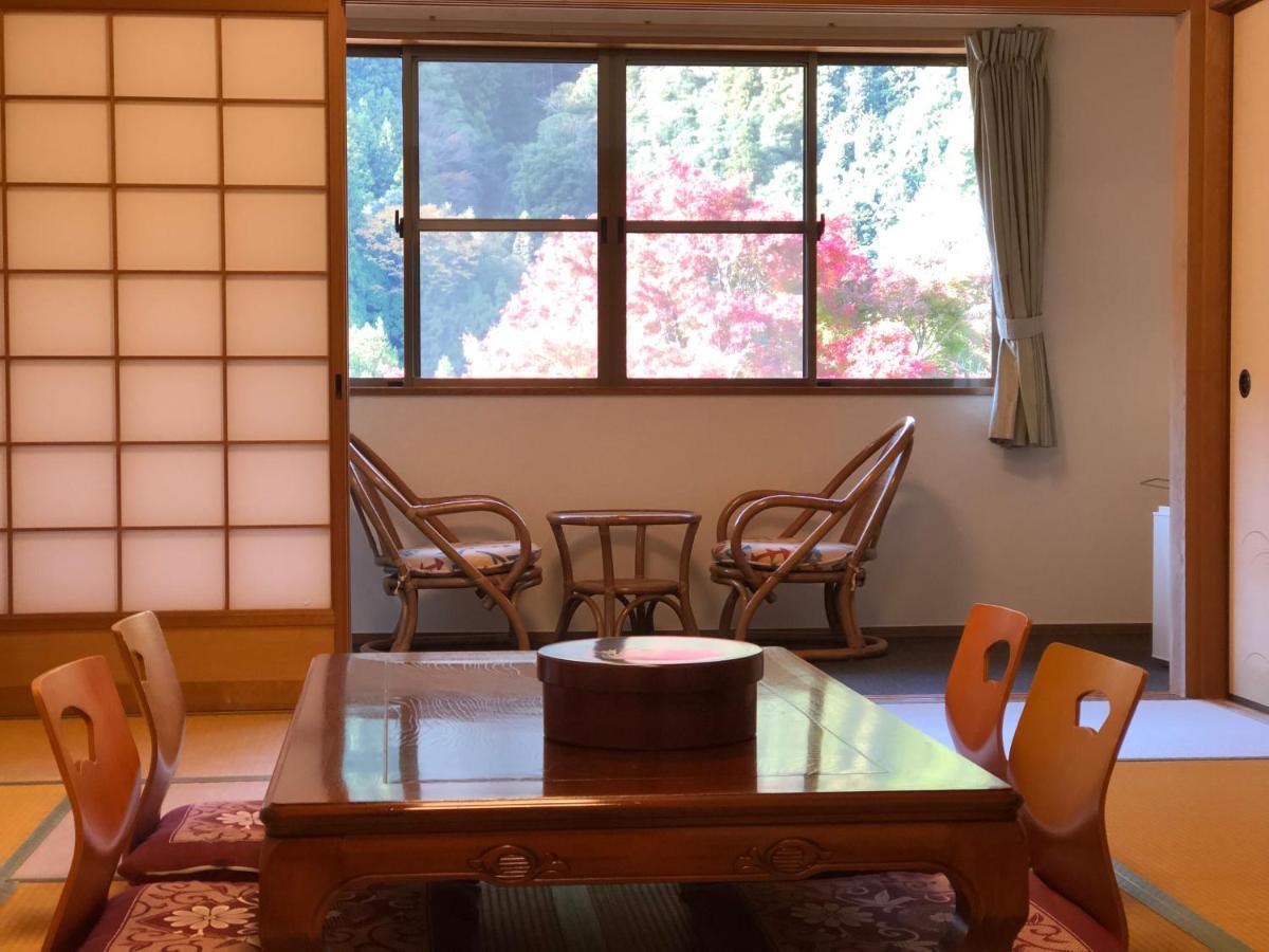 Kazuraya Hotel Miyoshi  Eksteriør billede