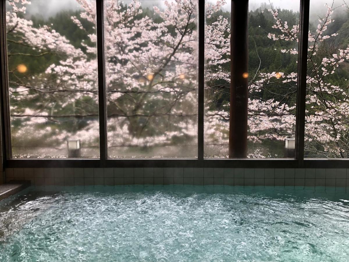 Kazuraya Hotel Miyoshi  Eksteriør billede