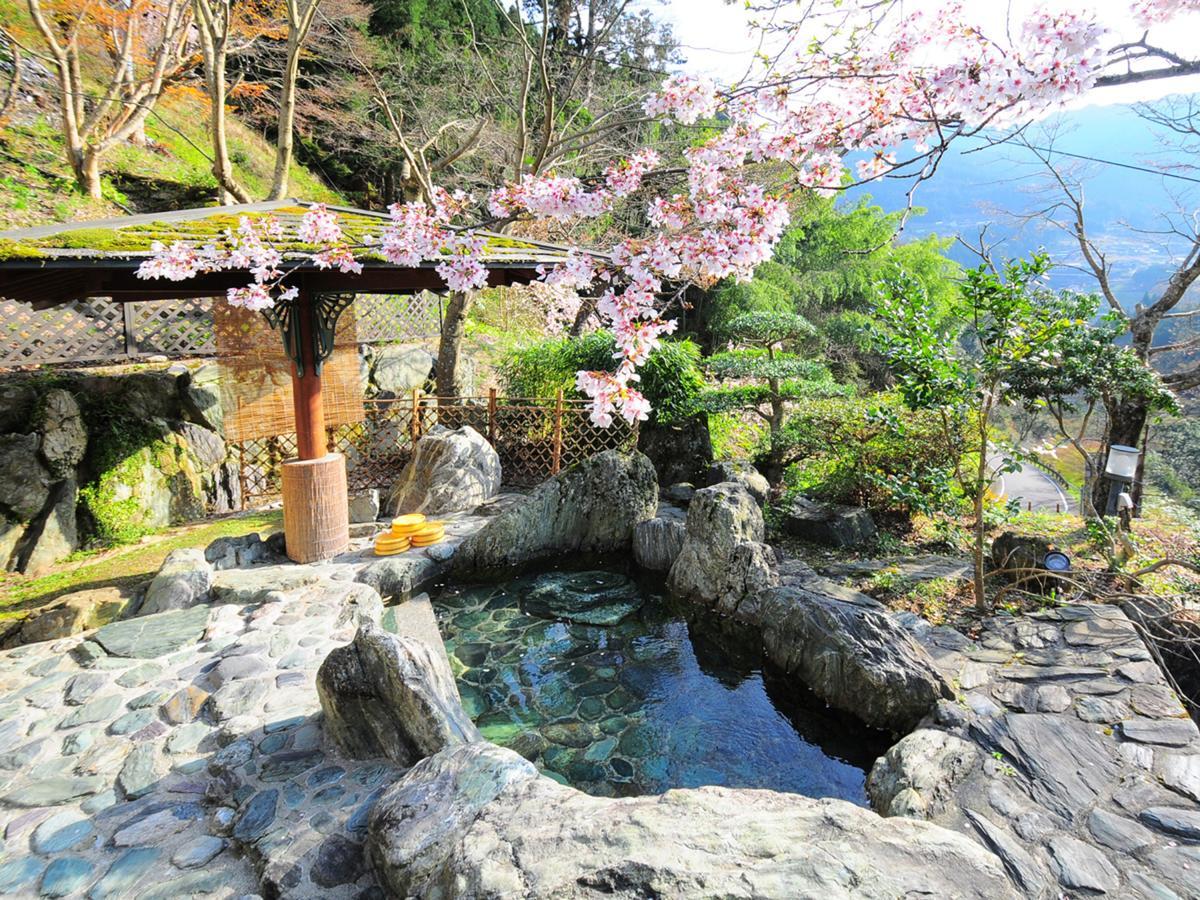 Kazuraya Hotel Miyoshi  Eksteriør billede