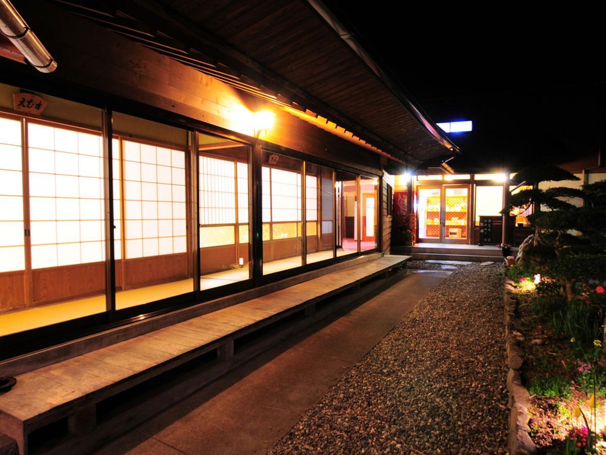 Kazuraya Hotel Miyoshi  Eksteriør billede
