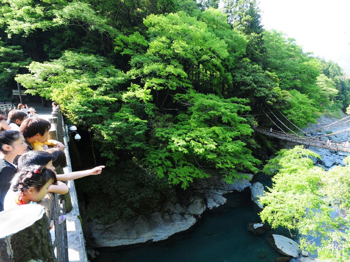 Kazuraya Hotel Miyoshi  Eksteriør billede